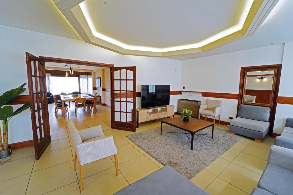 Departamento 4 dormitorios - Roca 1