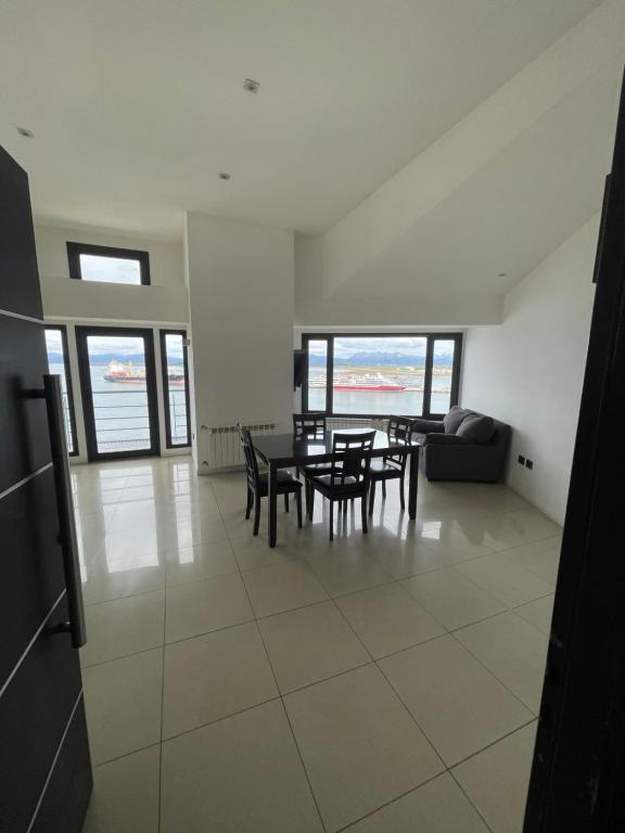 Entire apartment in the center, top floor with view of the beagle