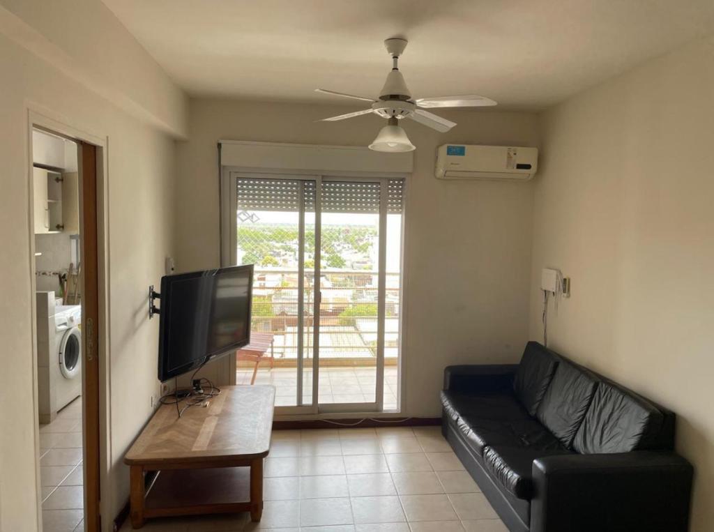 Hermoso y céntrico apartamento con parrilla!